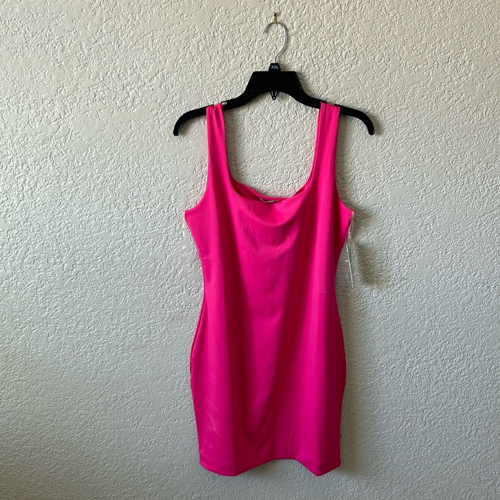 DEREK HEART SIZE L Barbie pink body on dress